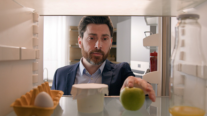 Guy Treats Coworker’s Lunches Like A Free Office Buffet, Loses His Appetite When Handed A $70 Bill Guy Treats Coworker’s Lunches Like A Free Office Buffet, Loses His Appetite When Handed A $70 Bill