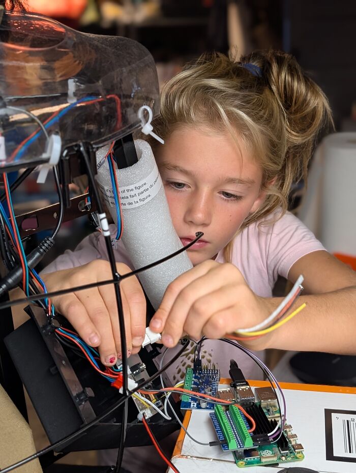 Meet Uncle Murray, The Talking Skeleton A 9-Year-Old Built With A Multimeter, A Tiny Computer And AI Meet Uncle Murray, The Talking Skeleton A 9-Year-Old Built With A Multimeter, A Tiny Computer And AI