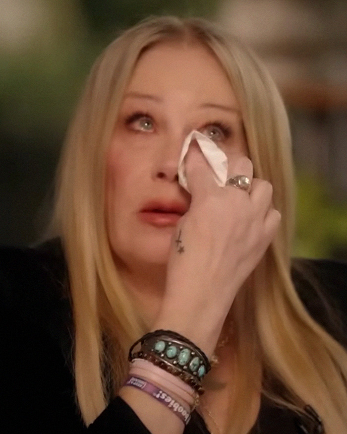 Christina Applegate Breaks Down In Tears As She Reveals She Doesn’t Actually Have MS