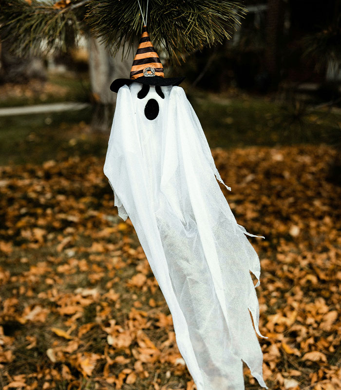 Christian Man Has Bizarre Meltdown After Neighbor’s Halloween Decoration Scares Toddler