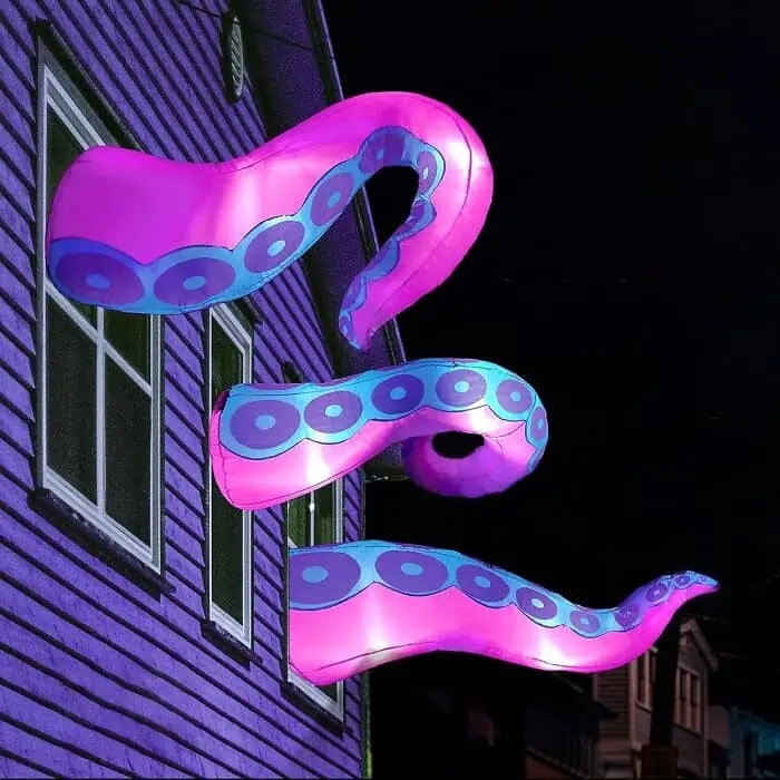57 Times People Were So Proud Of Their Outdoor Halloween Decorations They Needed To Boast Online 57 Times People Were So Proud Of Their Outdoor Halloween Decorations They Needed To Boast Online