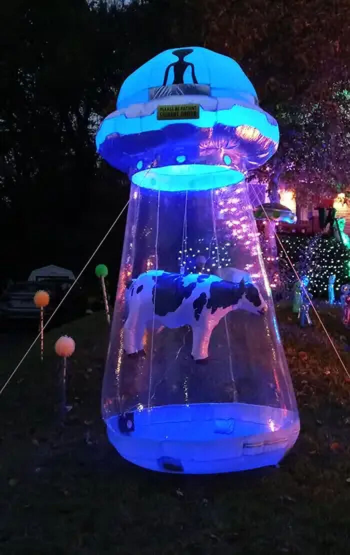 57 Times People Were So Proud Of Their Outdoor Halloween Decorations They Needed To Boast Online 57 Times People Were So Proud Of Their Outdoor Halloween Decorations They Needed To Boast Online
