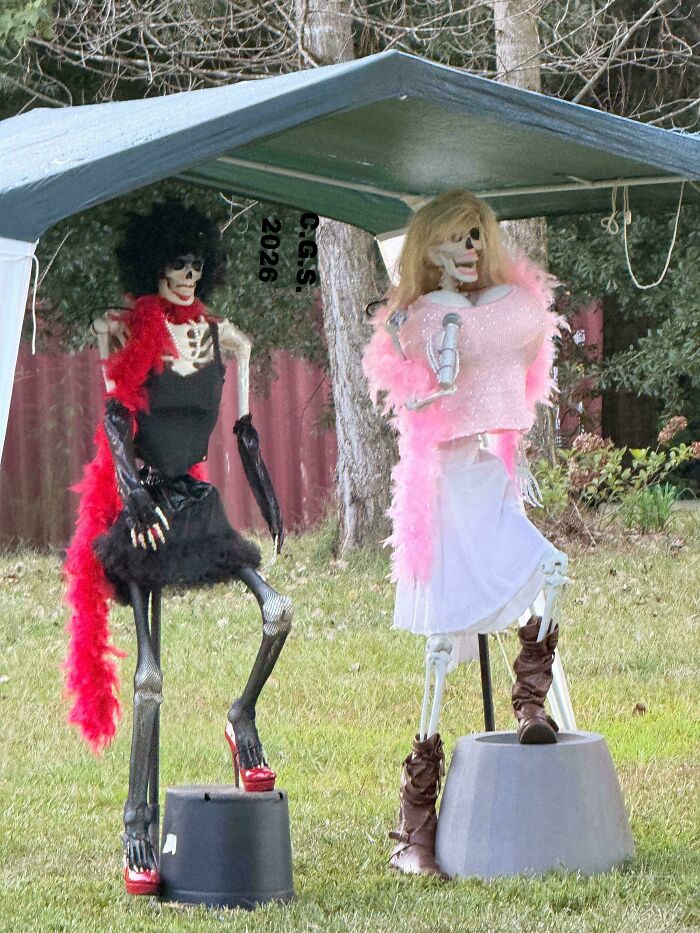 57 Times People Were So Proud Of Their Outdoor Halloween Decorations They Needed To Boast Online 57 Times People Were So Proud Of Their Outdoor Halloween Decorations They Needed To Boast Online