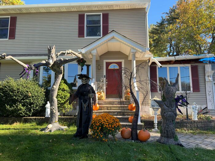 57 Times People Were So Proud Of Their Outdoor Halloween Decorations They Needed To Boast Online 57 Times People Were So Proud Of Their Outdoor Halloween Decorations They Needed To Boast Online