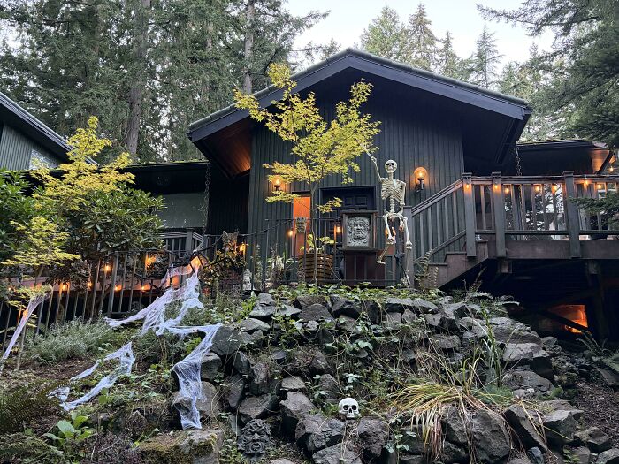 57 Times People Were So Proud Of Their Outdoor Halloween Decorations They Needed To Boast Online 57 Times People Were So Proud Of Their Outdoor Halloween Decorations They Needed To Boast Online
