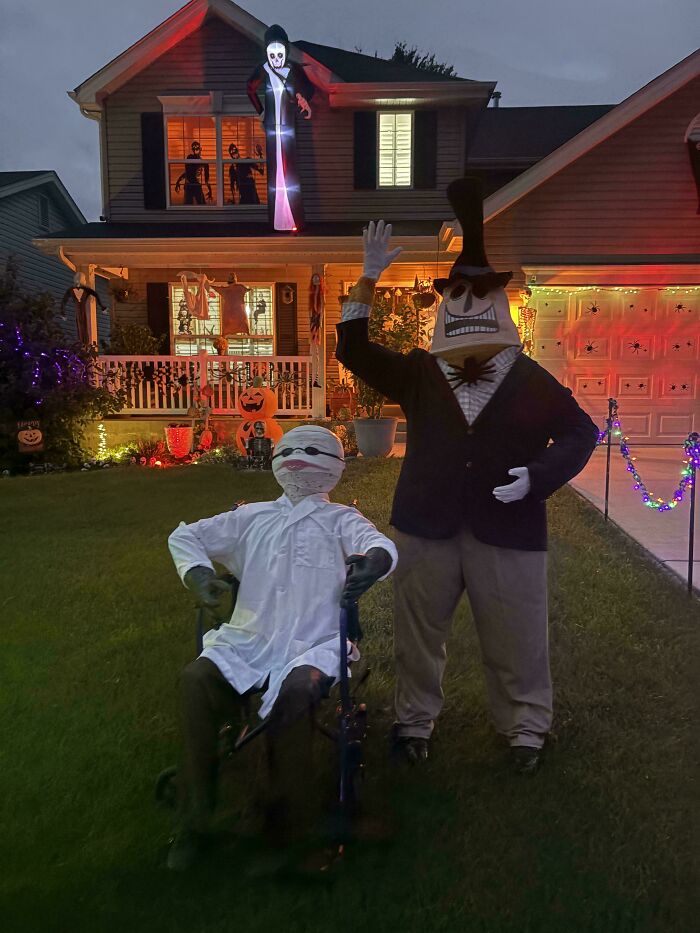 57 Times People Were So Proud Of Their Outdoor Halloween Decorations They Needed To Boast Online 57 Times People Were So Proud Of Their Outdoor Halloween Decorations They Needed To Boast Online