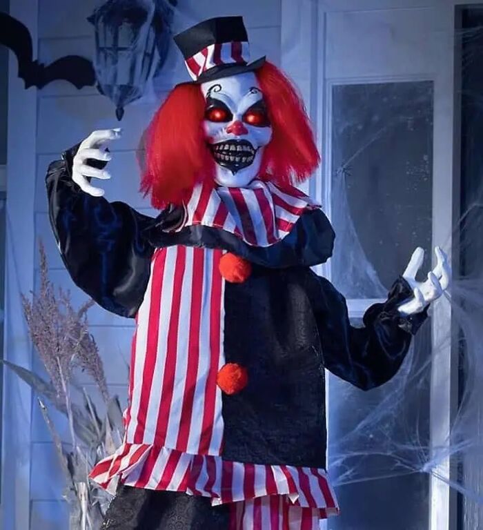 57 Times People Were So Proud Of Their Outdoor Halloween Decorations They Needed To Boast Online 57 Times People Were So Proud Of Their Outdoor Halloween Decorations They Needed To Boast Online