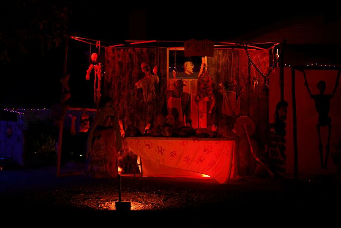 57 Times People Were So Proud Of Their Outdoor Halloween Decorations They Needed To Boast Online 57 Times People Were So Proud Of Their Outdoor Halloween Decorations They Needed To Boast Online