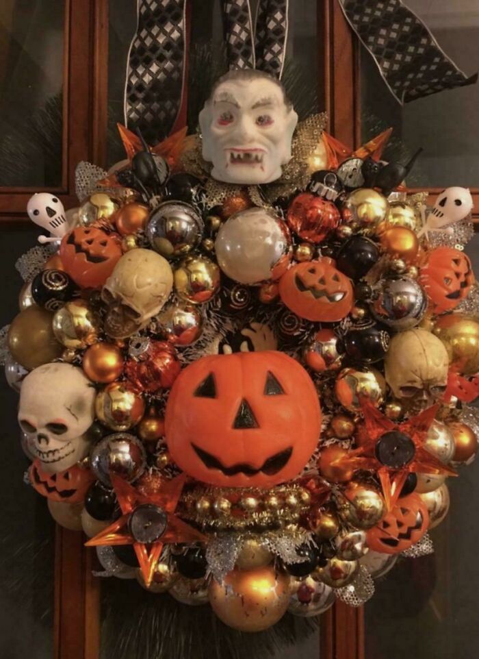 57 Times People Were So Proud Of Their Outdoor Halloween Decorations They Needed To Boast Online 57 Times People Were So Proud Of Their Outdoor Halloween Decorations They Needed To Boast Online