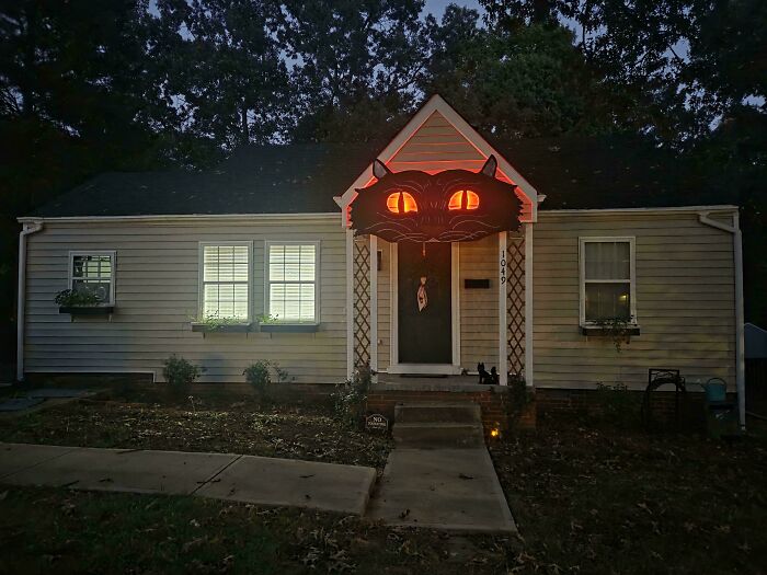 57 Times People Were So Proud Of Their Outdoor Halloween Decorations They Needed To Boast Online 57 Times People Were So Proud Of Their Outdoor Halloween Decorations They Needed To Boast Online