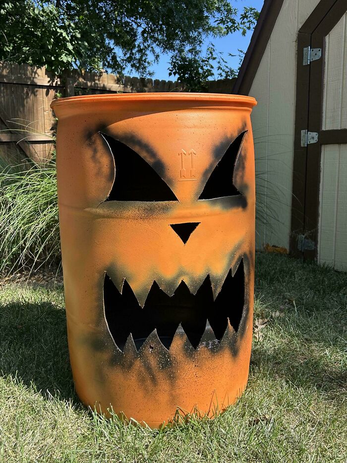 57 Times People Were So Proud Of Their Outdoor Halloween Decorations They Needed To Boast Online 57 Times People Were So Proud Of Their Outdoor Halloween Decorations They Needed To Boast Online