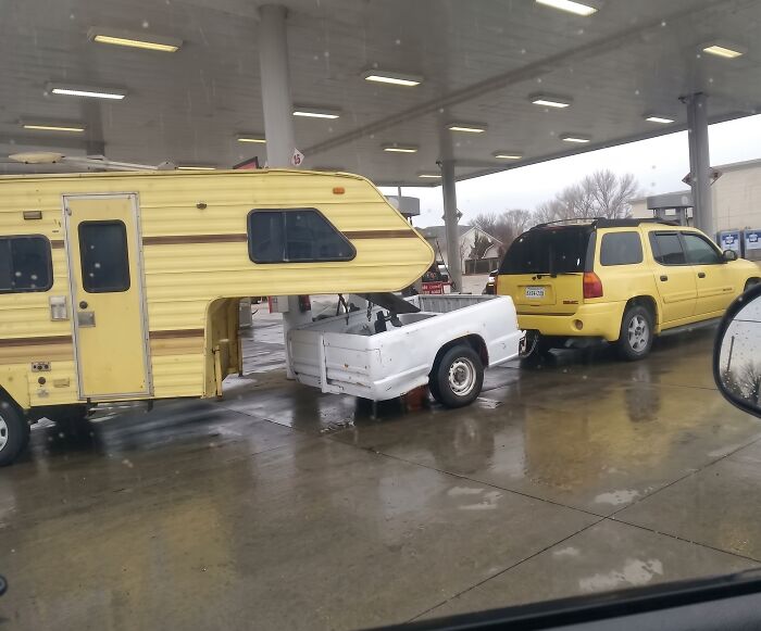 “No Words To Describe This One”: 88 Hilarious Examples Of Towing Gone Wrong “No Words To Describe This One”: 88 Hilarious Examples Of Towing Gone Wrong