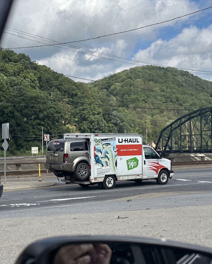 “No Words To Describe This One”: 88 Hilarious Examples Of Towing Gone Wrong “No Words To Describe This One”: 88 Hilarious Examples Of Towing Gone Wrong