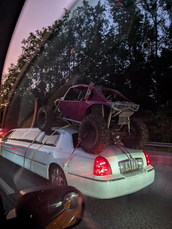 “No Words To Describe This One”: 88 Hilarious Examples Of Towing Gone Wrong “No Words To Describe This One”: 88 Hilarious Examples Of Towing Gone Wrong