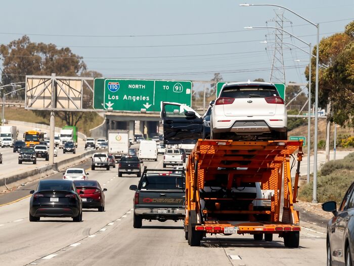 “No Words To Describe This One”: 88 Hilarious Examples Of Towing Gone Wrong “No Words To Describe This One”: 88 Hilarious Examples Of Towing Gone Wrong
