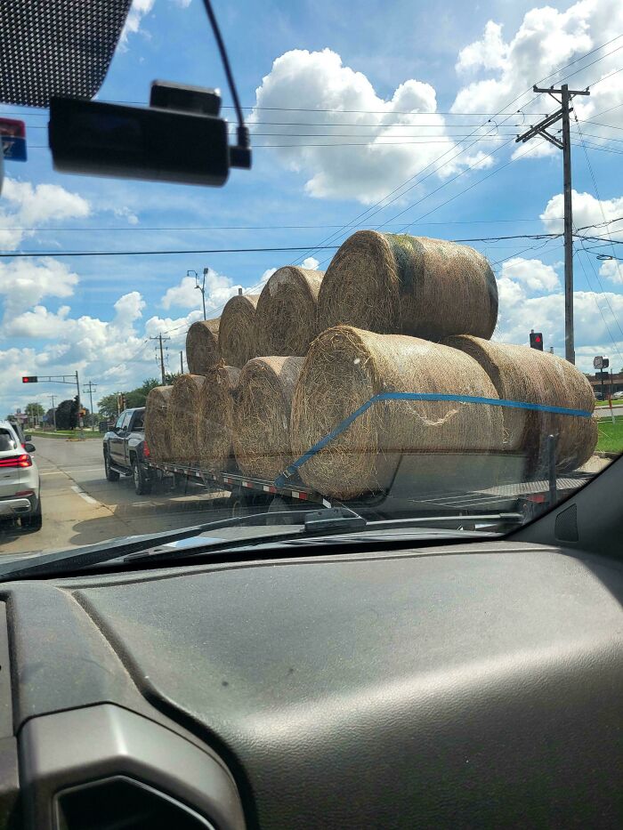 “No Words To Describe This One”: 88 Hilarious Examples Of Towing Gone Wrong “No Words To Describe This One”: 88 Hilarious Examples Of Towing Gone Wrong