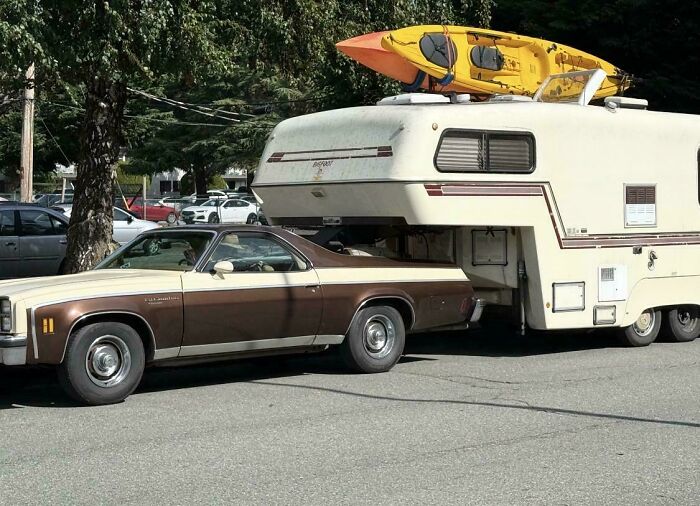 “No Words To Describe This One”: 88 Hilarious Examples Of Towing Gone Wrong “No Words To Describe This One”: 88 Hilarious Examples Of Towing Gone Wrong