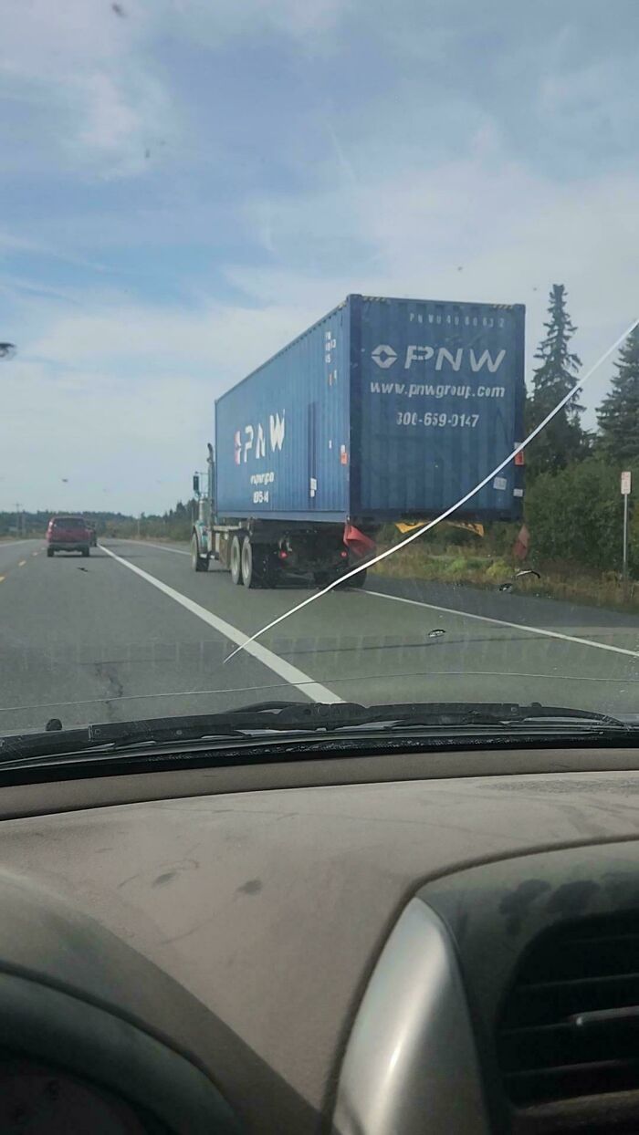 “No Words To Describe This One”: 88 Hilarious Examples Of Towing Gone Wrong “No Words To Describe This One”: 88 Hilarious Examples Of Towing Gone Wrong