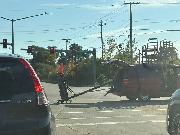 “No Words To Describe This One”: 88 Hilarious Examples Of Towing Gone Wrong “No Words To Describe This One”: 88 Hilarious Examples Of Towing Gone Wrong