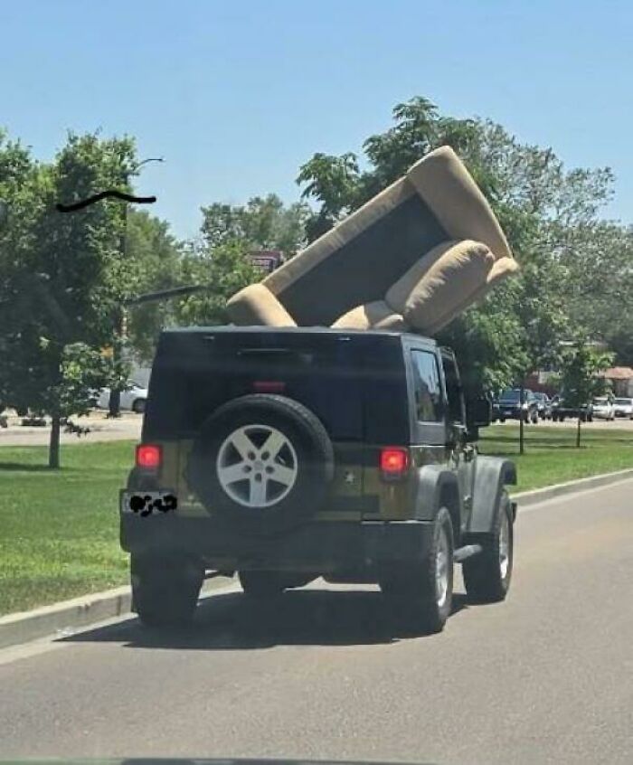 “No Words To Describe This One”: 88 Hilarious Examples Of Towing Gone Wrong “No Words To Describe This One”: 88 Hilarious Examples Of Towing Gone Wrong