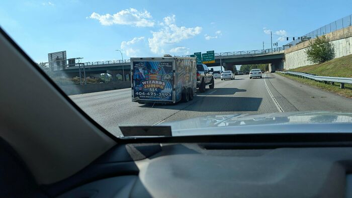 “No Words To Describe This One”: 88 Hilarious Examples Of Towing Gone Wrong “No Words To Describe This One”: 88 Hilarious Examples Of Towing Gone Wrong