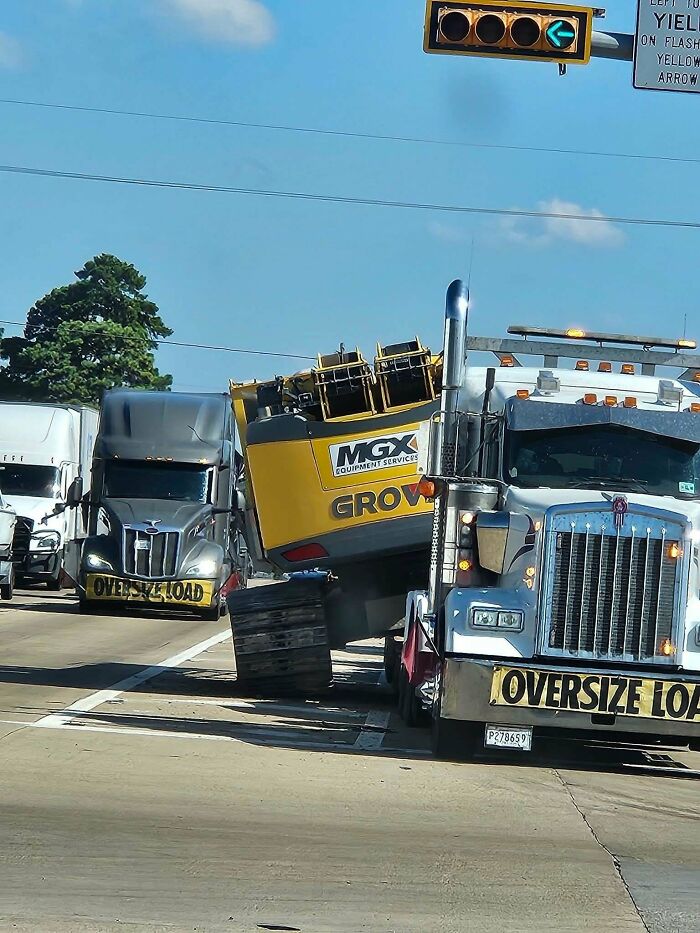 “No Words To Describe This One”: 88 Hilarious Examples Of Towing Gone Wrong “No Words To Describe This One”: 88 Hilarious Examples Of Towing Gone Wrong