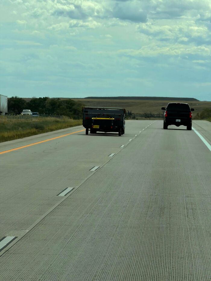 “No Words To Describe This One”: 88 Hilarious Examples Of Towing Gone Wrong “No Words To Describe This One”: 88 Hilarious Examples Of Towing Gone Wrong