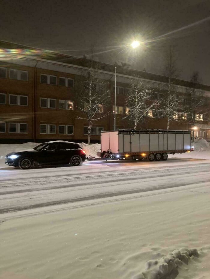 “No Words To Describe This One”: 88 Hilarious Examples Of Towing Gone Wrong “No Words To Describe This One”: 88 Hilarious Examples Of Towing Gone Wrong