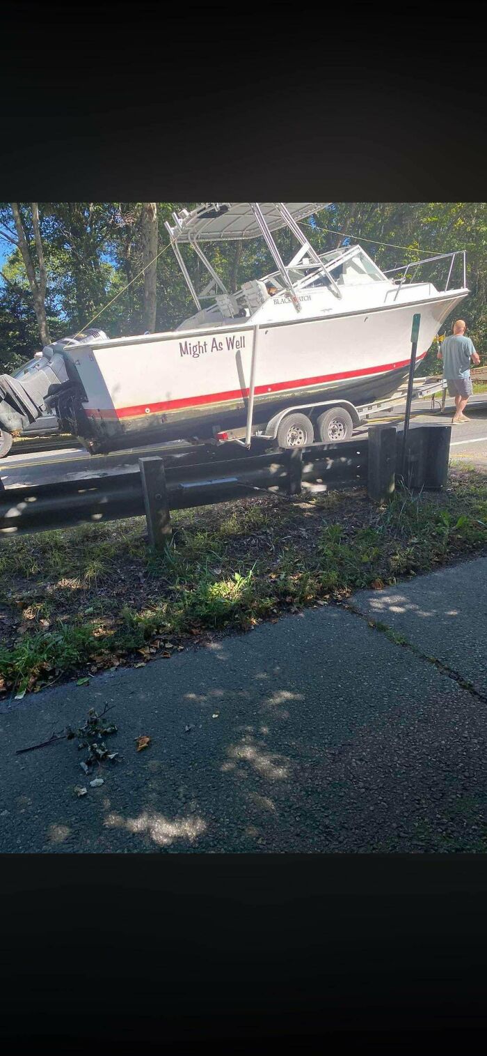 “No Words To Describe This One”: 88 Hilarious Examples Of Towing Gone Wrong “No Words To Describe This One”: 88 Hilarious Examples Of Towing Gone Wrong