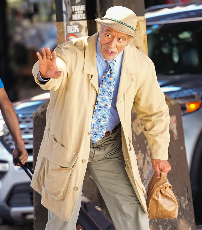 Hollywood Superstar Is Unrecognizable In New Photos As Dramatic Transformation Has Fans Concerned