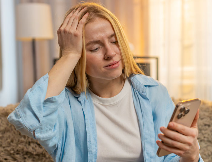 Woman Waits In Fear While Boyfriend Gets Heart Surgery, What She Sees In His Phone Makes Her Stop Caring