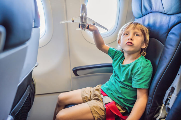 Dad Yells And Threatens Crew After Being Asked To Control His Child, Flight Diverted
