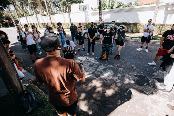 Neighbor Advertises Access To Someone Else’s Property On A Paid Tour, Finds Out That Was A Mistake