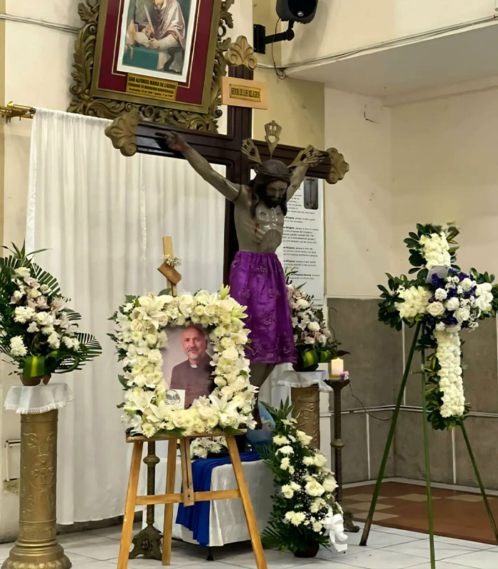 Priest’s Family Breaks Silence With Bombshell Claim About The Crucifix That Fell On Him, After His Haunting Final Words Emerge Priest’s Family Breaks Silence With Bombshell Claim About The Crucifix That Fell On Him, After His Haunting Final Words Emerge