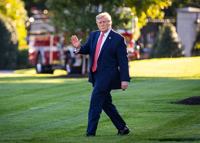 Cameraman Hailed As A Hero After Zooming Out To Show Trump “Waving At Nobody”