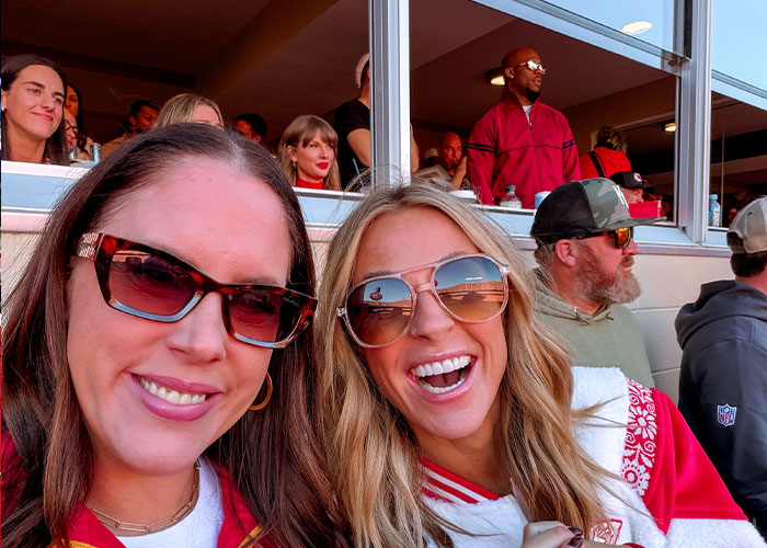 Taylor Swift’s Tense Moment With A Fan At The Chiefs Game Gets A New Twist As An Eyewitness Speaks Out Taylor Swift’s Tense Moment With A Fan At The Chiefs Game Gets A New Twist As An Eyewitness Speaks Out