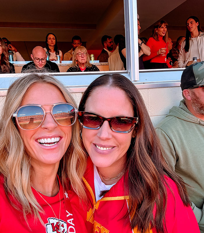 Taylor Swift’s Tense Moment With A Fan At The Chiefs Game Gets A New Twist As An Eyewitness Speaks Out Taylor Swift’s Tense Moment With A Fan At The Chiefs Game Gets A New Twist As An Eyewitness Speaks Out