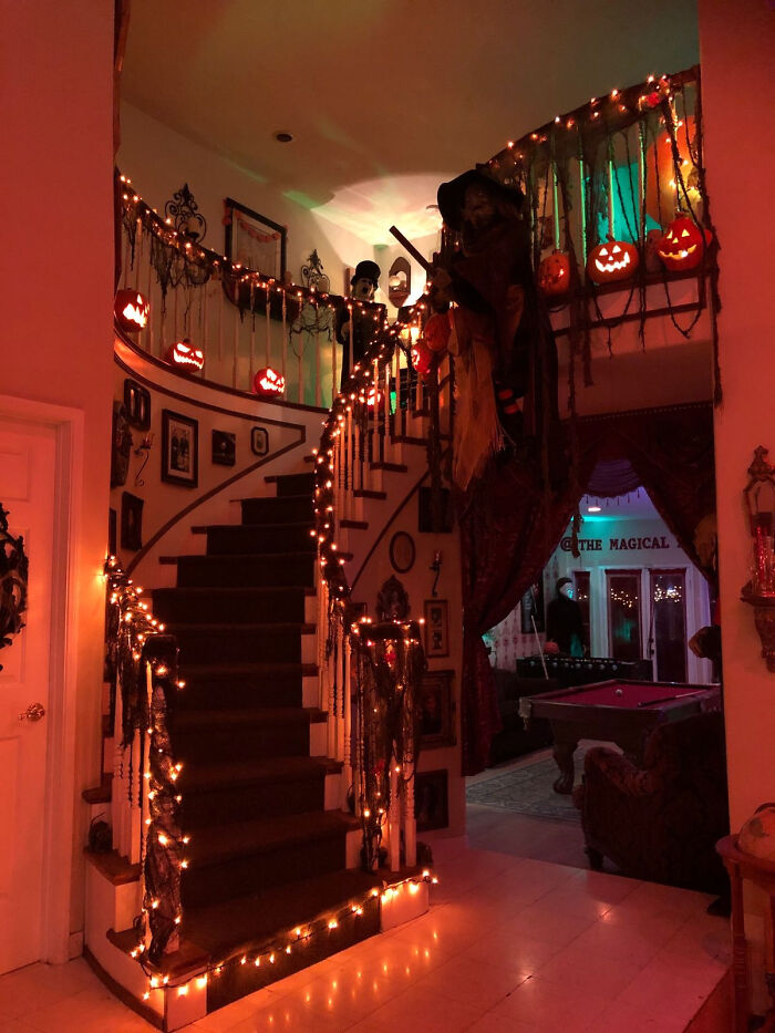 77 Homes That Look Like Halloween Moved In And Took Over 77 Homes That Look Like Halloween Moved In And Took Over