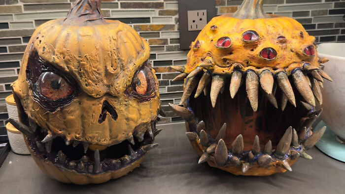 77 Homes That Look Like Halloween Moved In And Took Over 77 Homes That Look Like Halloween Moved In And Took Over