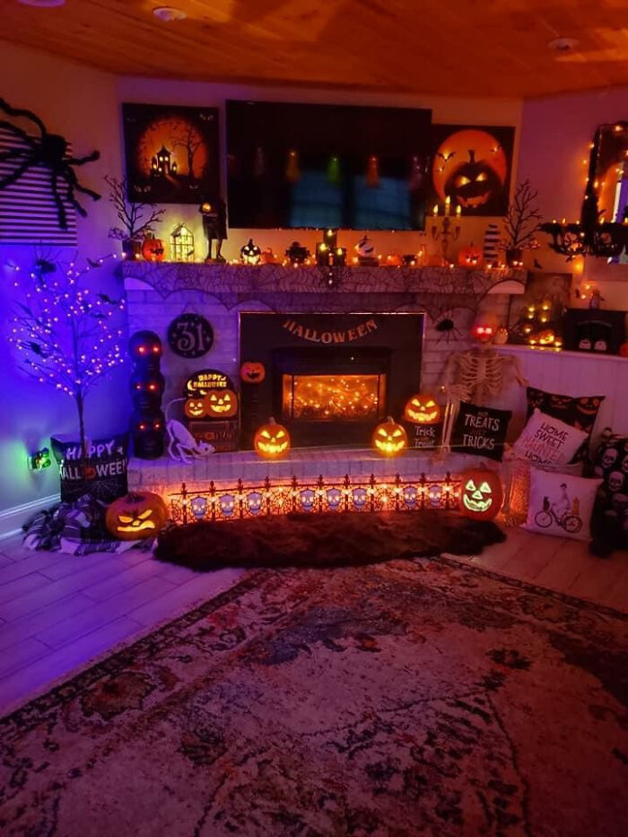 77 Homes That Look Like Halloween Moved In And Took Over 77 Homes That Look Like Halloween Moved In And Took Over