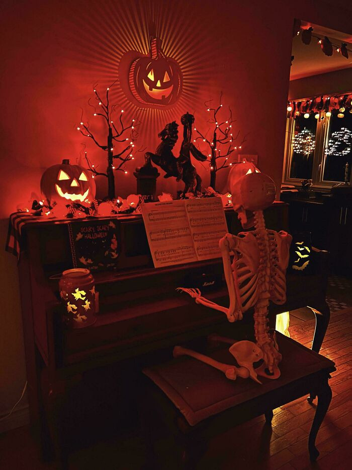77 Homes That Look Like Halloween Moved In And Took Over 77 Homes That Look Like Halloween Moved In And Took Over