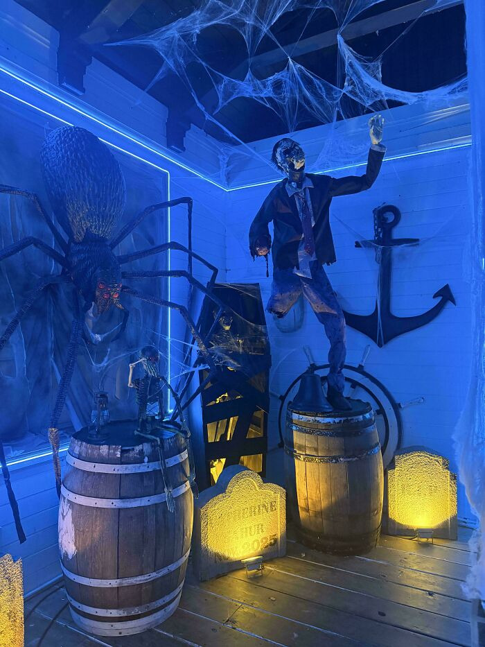 77 Homes That Look Like Halloween Moved In And Took Over 77 Homes That Look Like Halloween Moved In And Took Over
