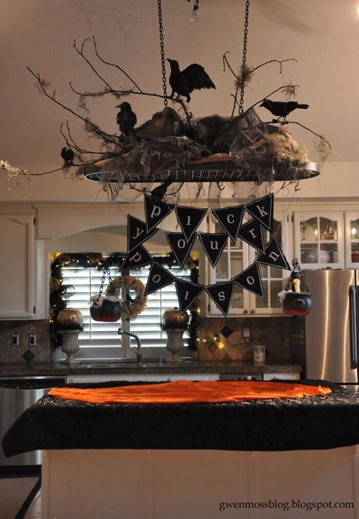 77 Homes That Look Like Halloween Moved In And Took Over 77 Homes That Look Like Halloween Moved In And Took Over
