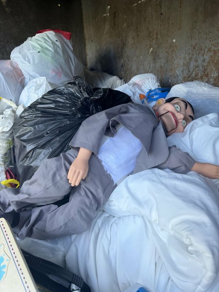 65 Really Weird And Slightly Creepy Photos That Might Give You The Heebie-Jeebies