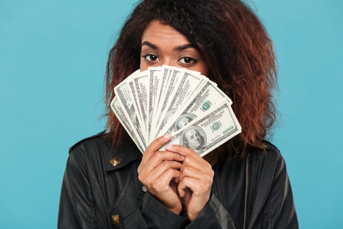 Student Wakes Up To Find $760K In Her Bank Account, She Refuses To Ask Questions And Starts Spending
