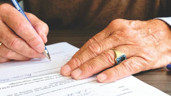 Woman Gets A Life-Changing Inheritance While Sis Gets A Fraction, Decides Her New Life Should Be A Secret Woman Gets A Life-Changing Inheritance While Sis Gets A Fraction, Decides Her New Life Should Be A Secret
