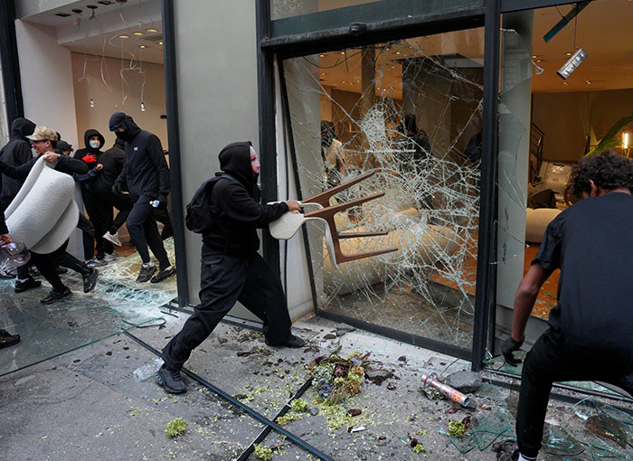 Looters In France Hit With Ultimate Poetic Justice After Receiving Nightmare Notification Amid Crackdown