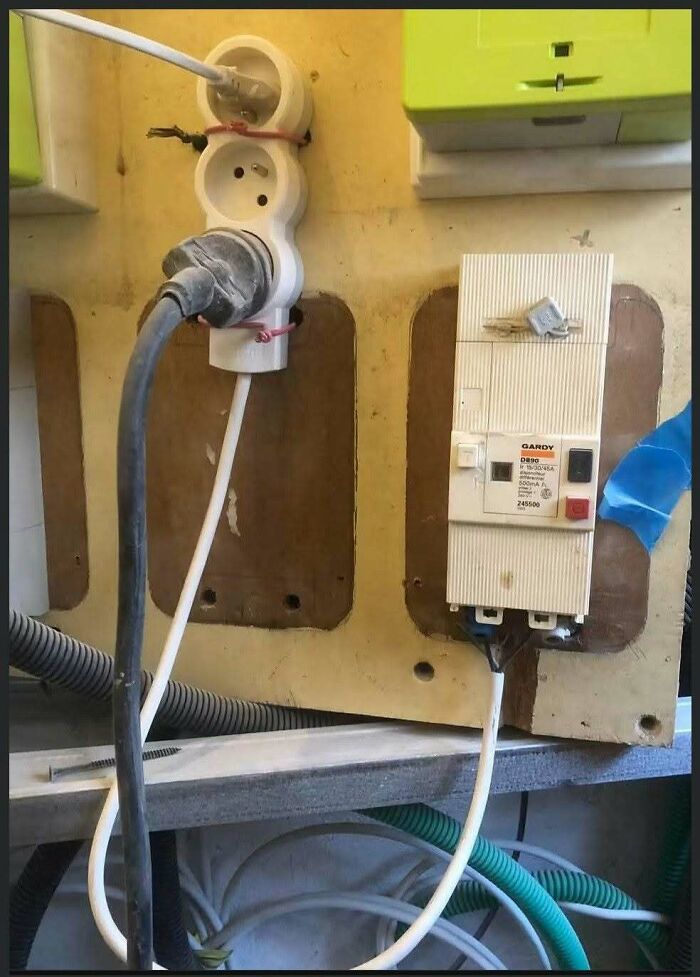 69 Construction Fails That Make You Wonder Who Looked At Them And Said &ldquo;Good Enough&rdquo;