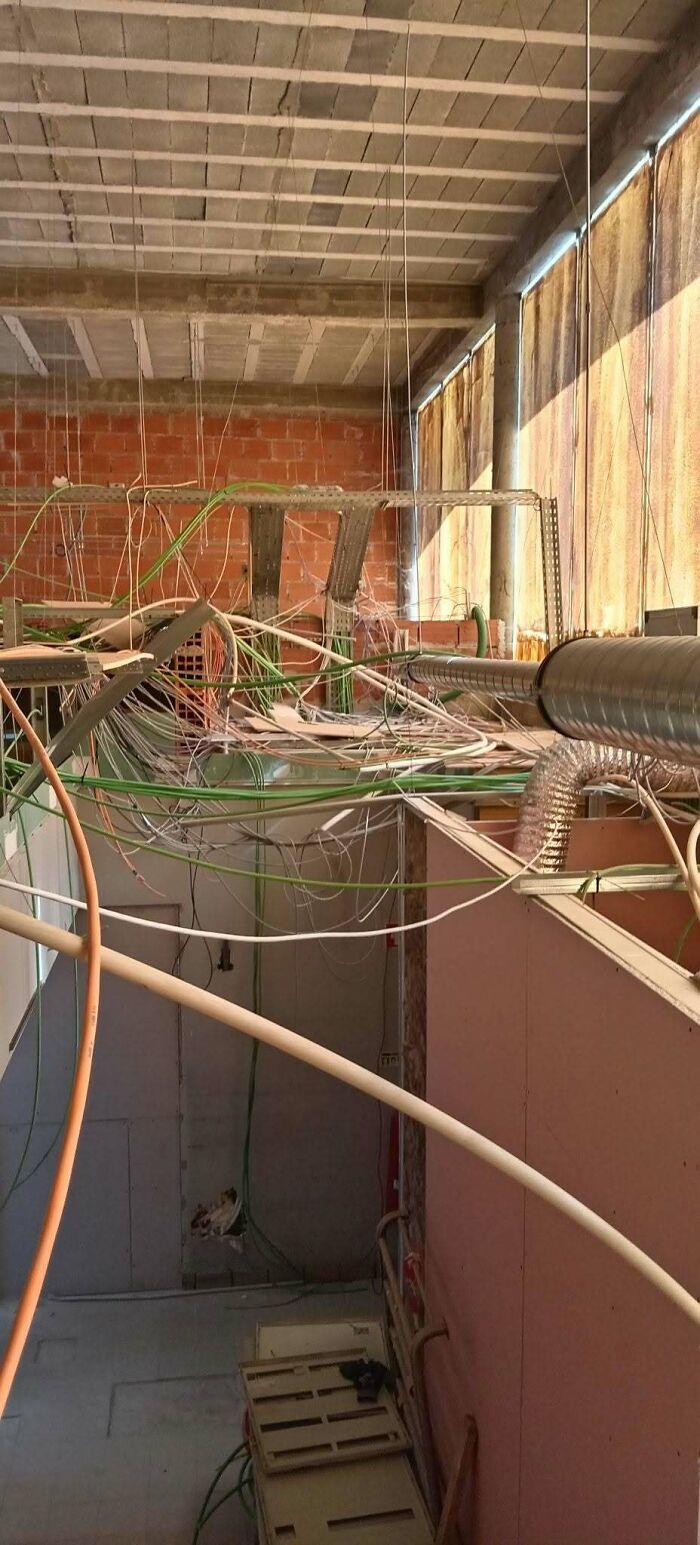 69 Construction Fails That Make You Wonder Who Looked At Them And Said &ldquo;Good Enough&rdquo;