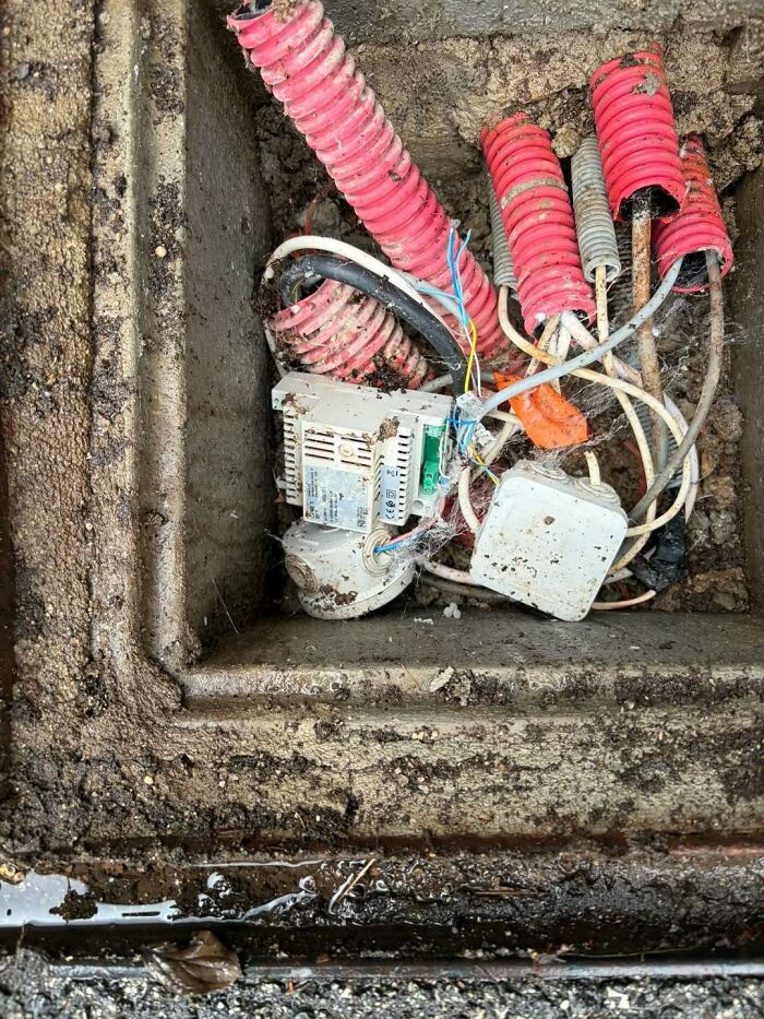 69 Construction Fails That Make You Wonder Who Looked At Them And Said &ldquo;Good Enough&rdquo;